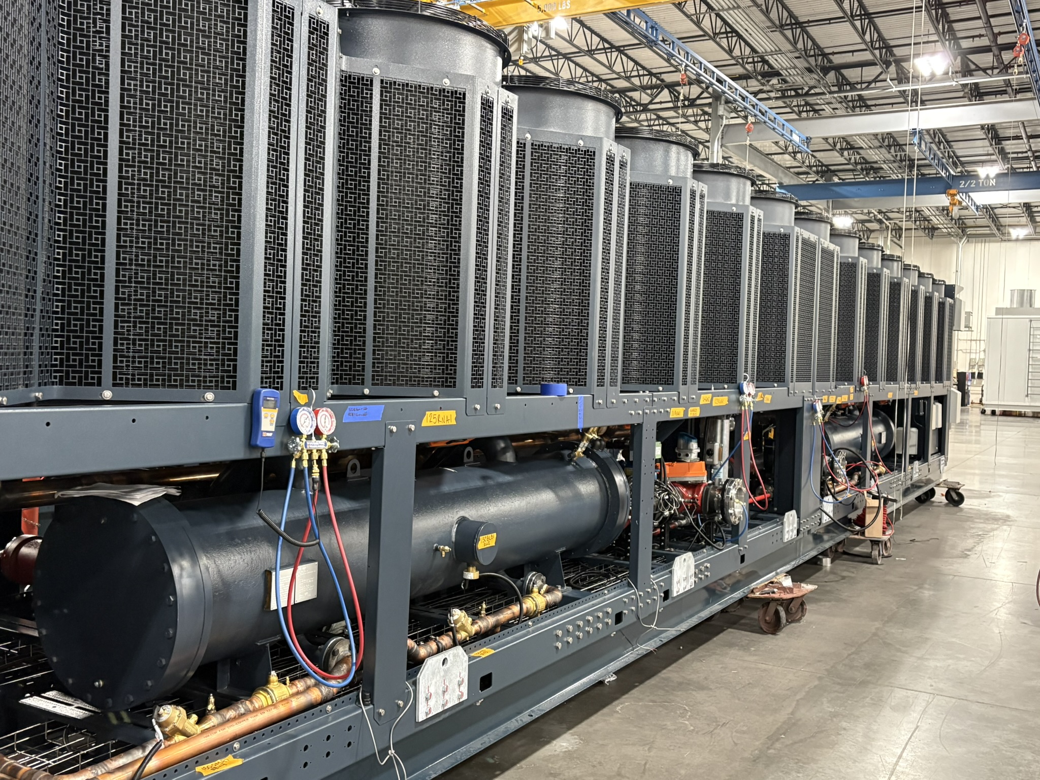 Cascade flooded evaporator